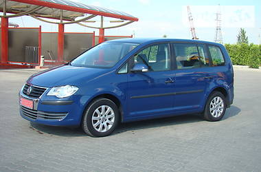 Мінівен Volkswagen Touran 2007 в 
