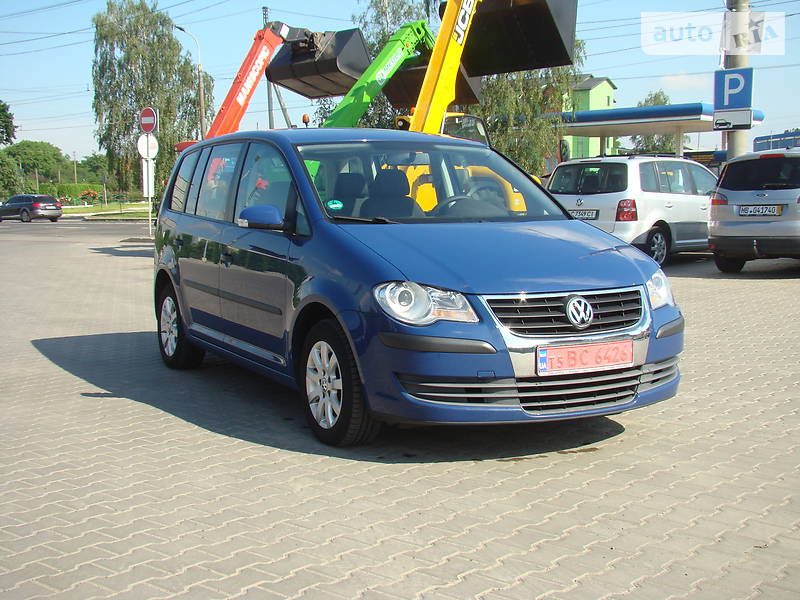 Мінівен Volkswagen Touran 2007 в Луцьку