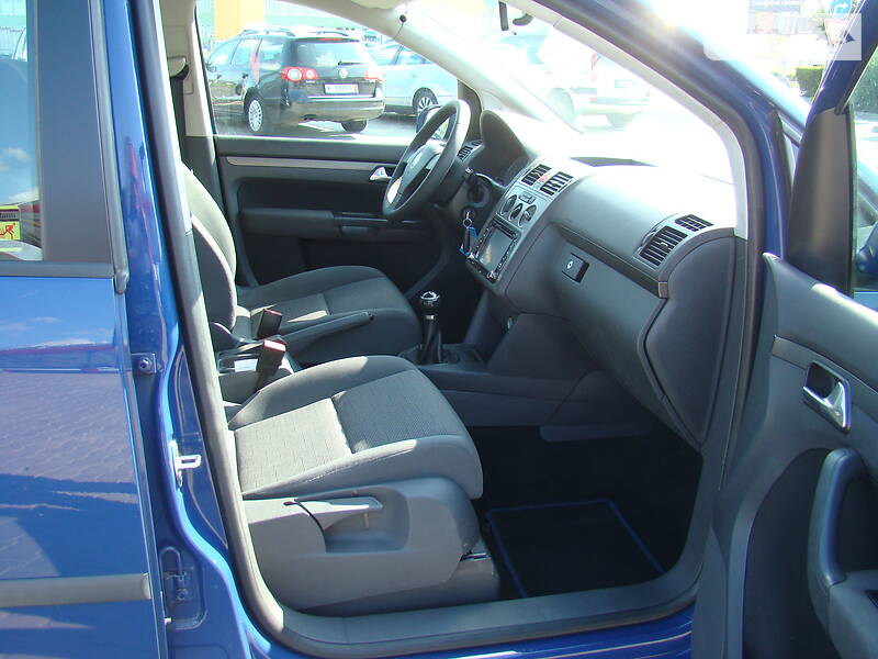Мінівен Volkswagen Touran 2007 в Луцьку
