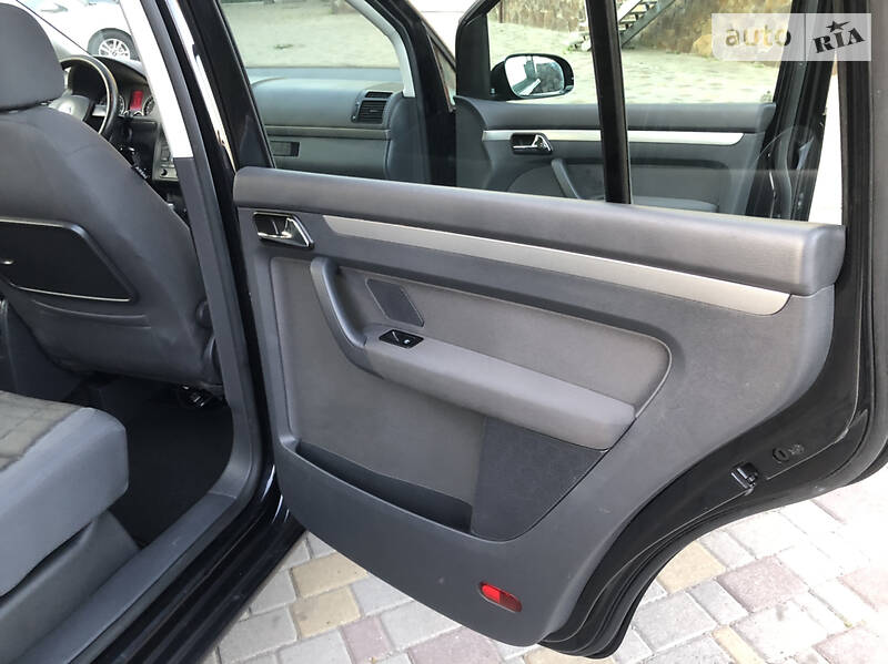 Мінівен Volkswagen Touran 2006 в Хмельницькому