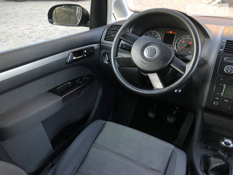 Мінівен Volkswagen Touran 2006 в Хмельницькому