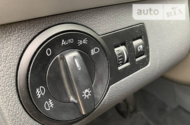 Мінівен Volkswagen Touran 2008 в 
