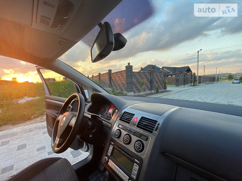 Мінівен Volkswagen Touran 2008 в Рівному