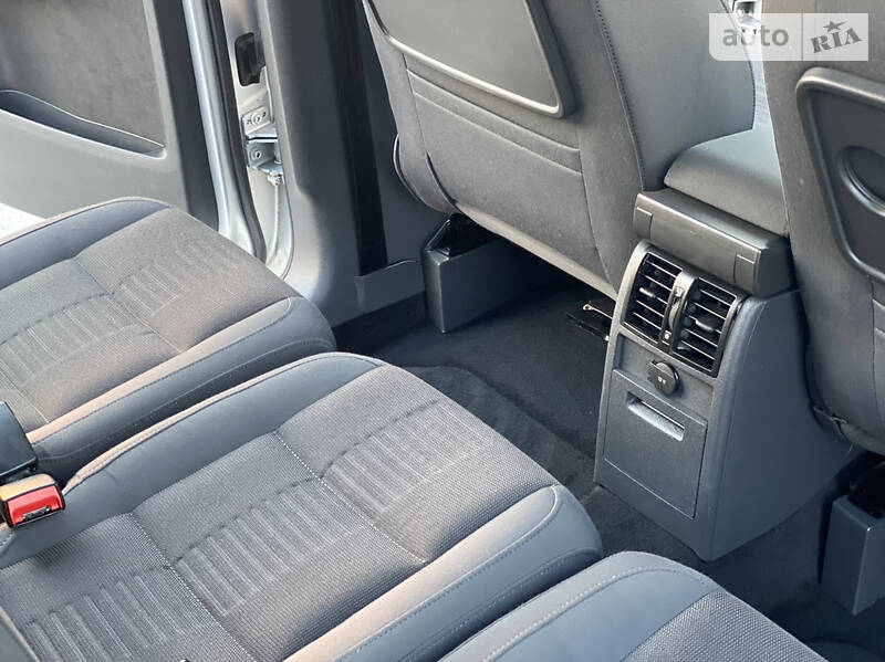 Мінівен Volkswagen Touran 2008 в Рівному