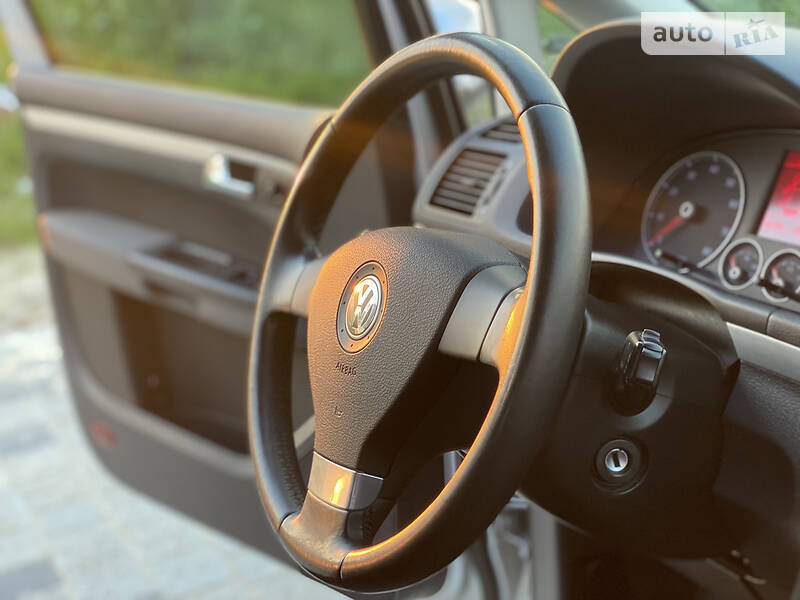 Мінівен Volkswagen Touran 2008 в Рівному