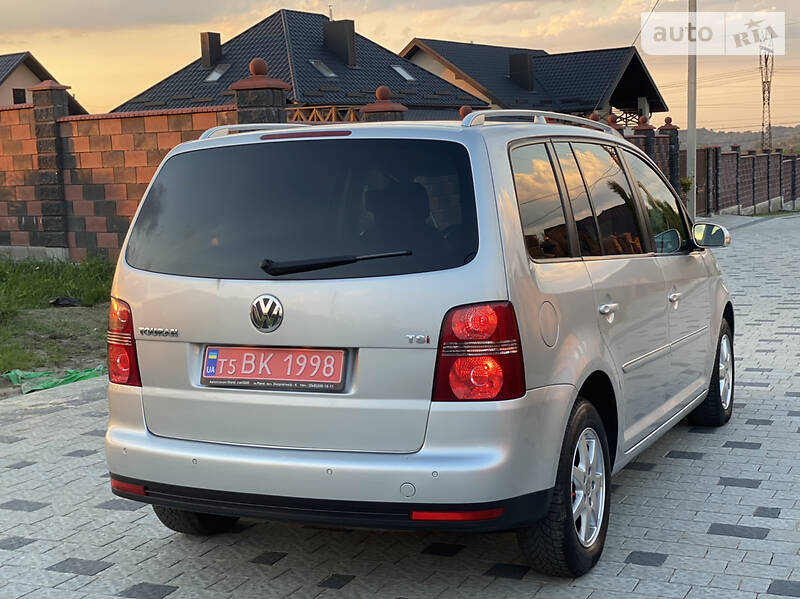 Мінівен Volkswagen Touran 2008 в Рівному