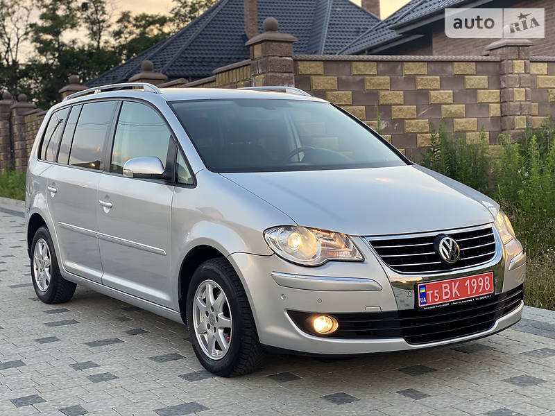 Мінівен Volkswagen Touran 2008 в Рівному