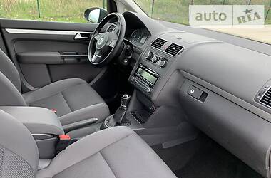 Мінівен Volkswagen Touran 2013 в 