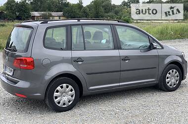 Мінівен Volkswagen Touran 2013 в 
