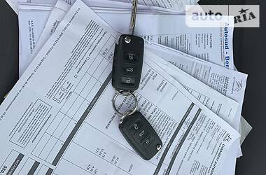 Мінівен Volkswagen Touran 2013 в 