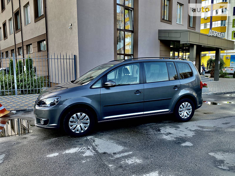 Мінівен Volkswagen Touran 2013 в Києві