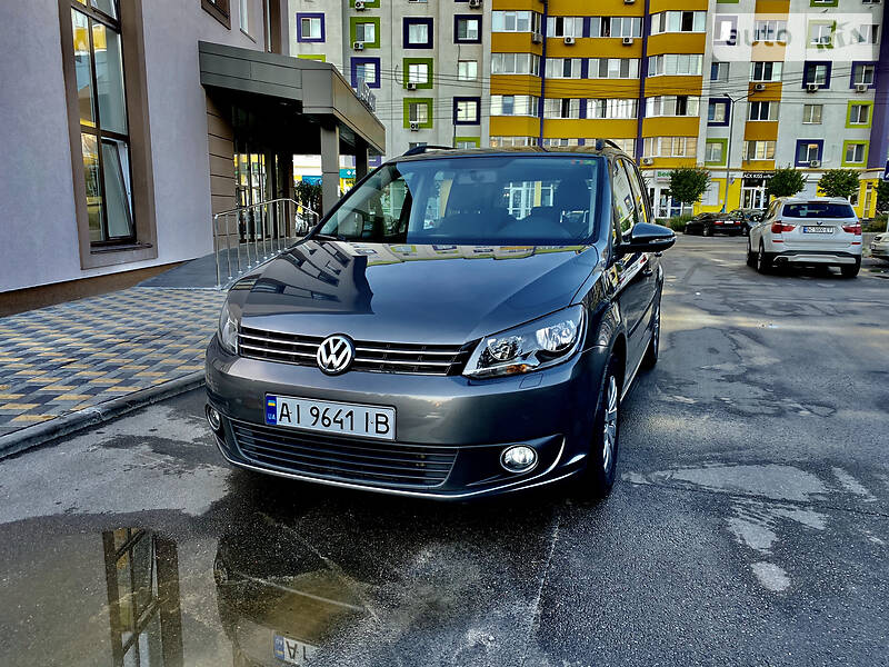 Мінівен Volkswagen Touran 2013 в Києві