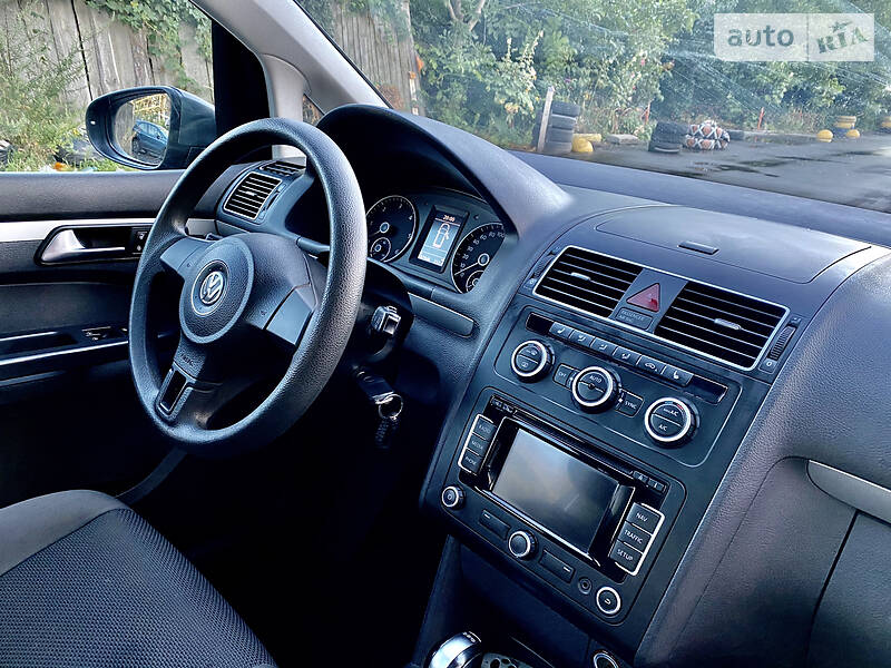 Мінівен Volkswagen Touran 2013 в Києві