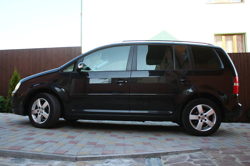 Універсал Volkswagen Touran 2005 в Львові