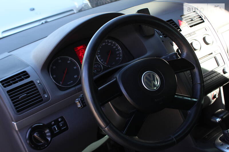 Універсал Volkswagen Touran 2005 в Львові