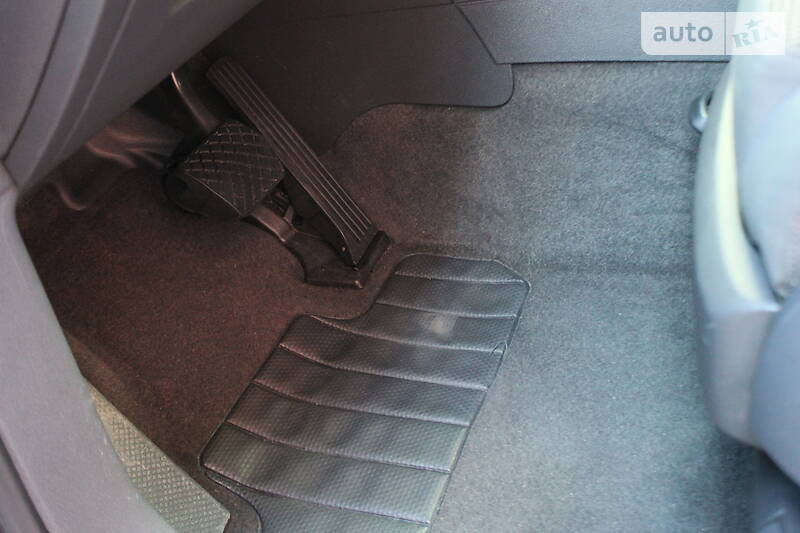 Універсал Volkswagen Touran 2005 в Львові