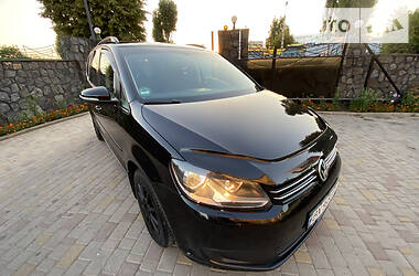 Мінівен Volkswagen Touran 2011 в 