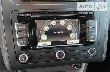 Мінівен Volkswagen Touran 2011 в 