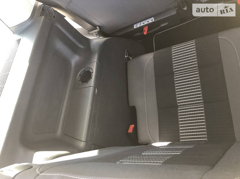 Мінівен Volkswagen Touran 2008 в Броварах фото 47 Мінівен Volkswagen Touran 2008 в Броварах