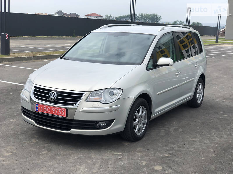 Мінівен Volkswagen Touran 2008 в Рівному
