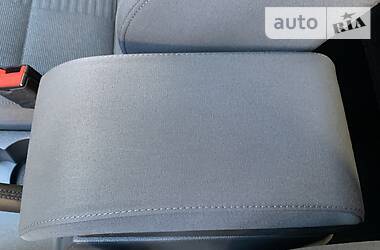 Мінівен Volkswagen Touran 2010 в 