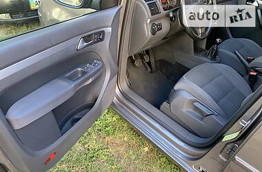 Мінівен Volkswagen Touran 2010 в 