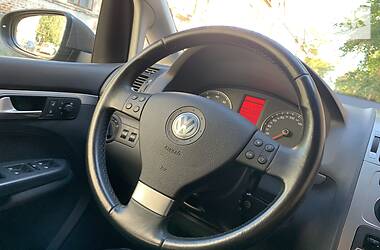 Мінівен Volkswagen Touran 2010 в 
