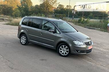 Мінівен Volkswagen Touran 2010 в 