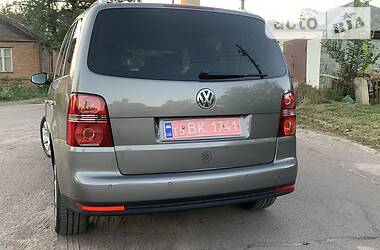 Мінівен Volkswagen Touran 2010 в 