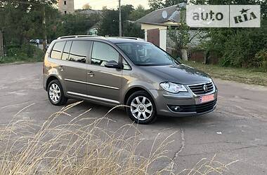 Мінівен Volkswagen Touran 2010 в 