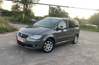 Мінівен Volkswagen Touran 2010 в 