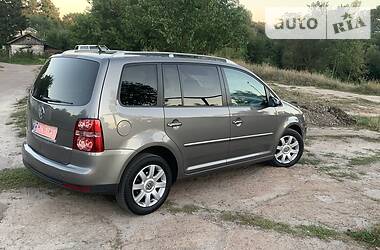 Мінівен Volkswagen Touran 2010 в 