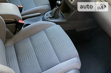 Мінівен Volkswagen Touran 2010 в 
