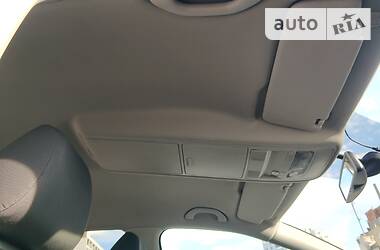 Мінівен Volkswagen Touran 2011 в 