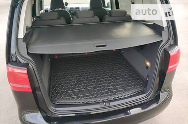 Мінівен Volkswagen Touran 2011 в 