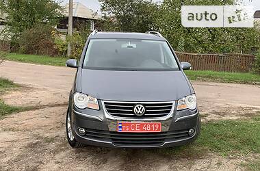 Минивэн Volkswagen Touran 2008 в Житомире