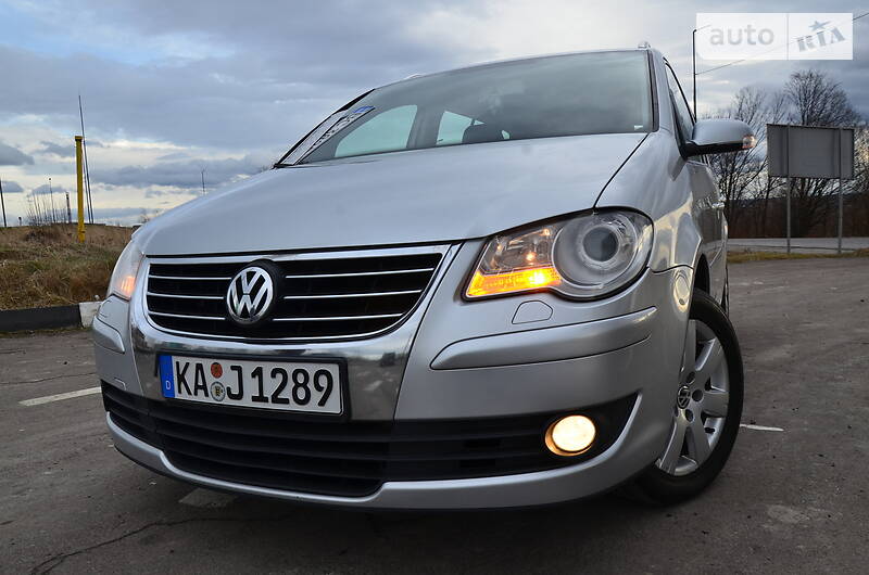 Минивэн Volkswagen Touran 2007 в Дрогобыче