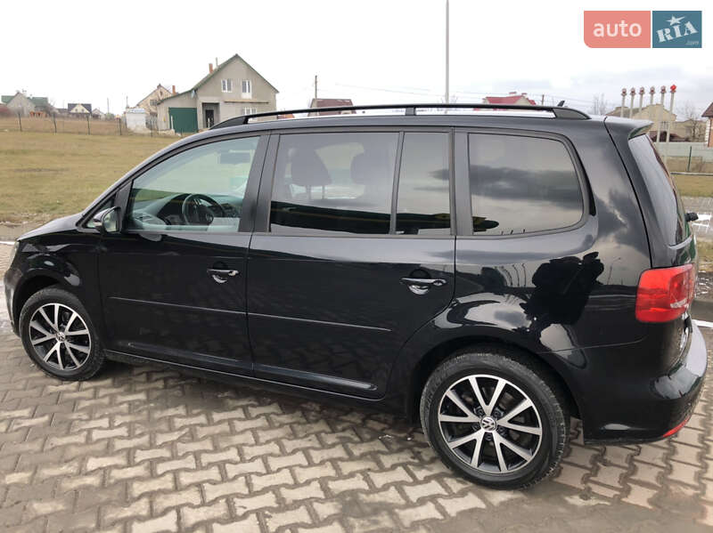 Минивэн Volkswagen Touran 2010 в Каменец-Подольском