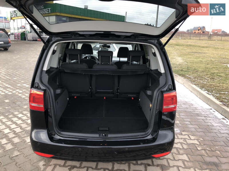 Минивэн Volkswagen Touran 2010 в Каменец-Подольском