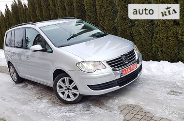 Минивэн Volkswagen Touran 2008 в Львове