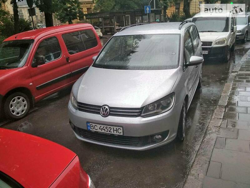 Универсал Volkswagen Touran 2013 в Геническе