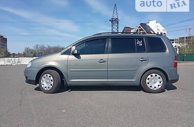 Минивэн Volkswagen Touran 2004 в 