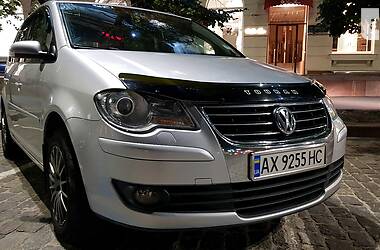 Мінівен Volkswagen Touran 2008 в Харкові