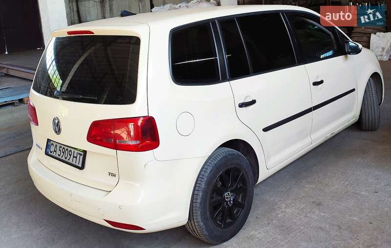 Микровэн Volkswagen Touran 2011 в Черкассах