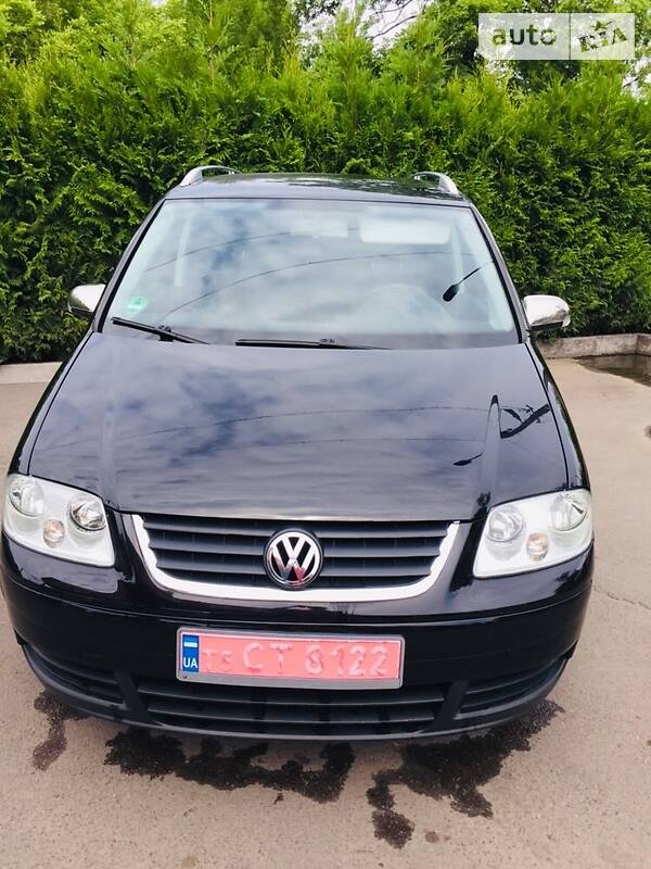 Минивэн Volkswagen Touran 2004 в Червонограде