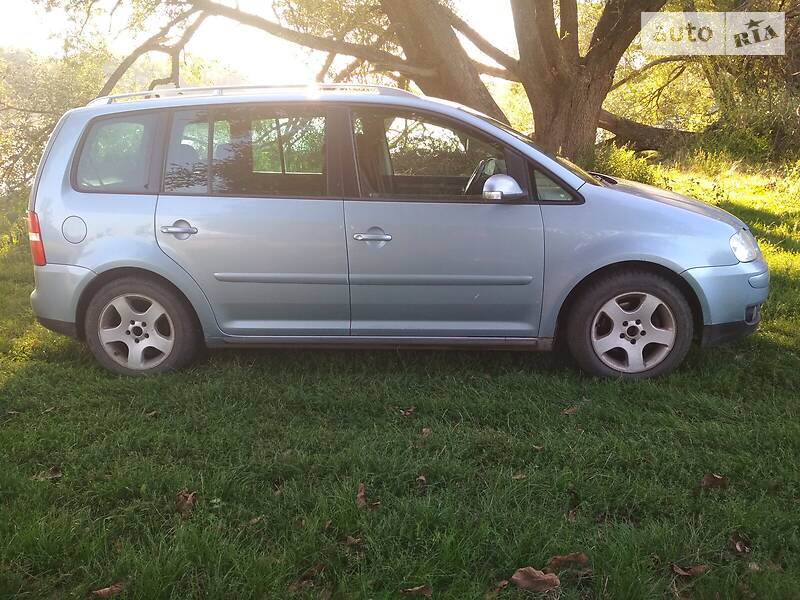 Мінівен Volkswagen Touran 2006 в Гайвороні