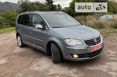 Минивэн Volkswagen Touran 2009 в Житомире