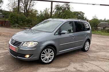 Минивэн Volkswagen Touran 2009 в Житомире