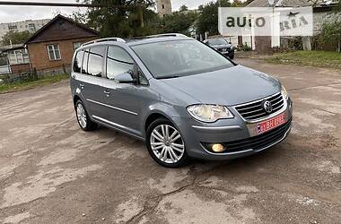 Минивэн Volkswagen Touran 2009 в Житомире