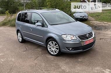 Минивэн Volkswagen Touran 2009 в Житомире